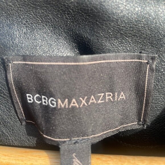 Women's Size Medium BCBGMaxAzria Cropped Quilted Faux Leather Jacket - Like New! - Picture 2 of 9